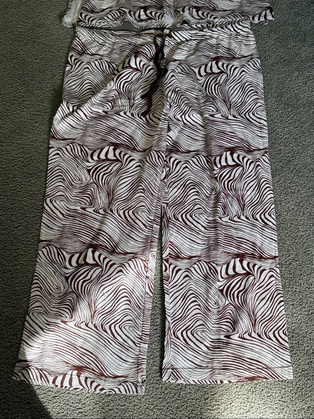 Natori Cruz Sleeveless Wide-Leg 2 Piece Set. White/Brown Wave Print. Size XL - Picture 2 of 8